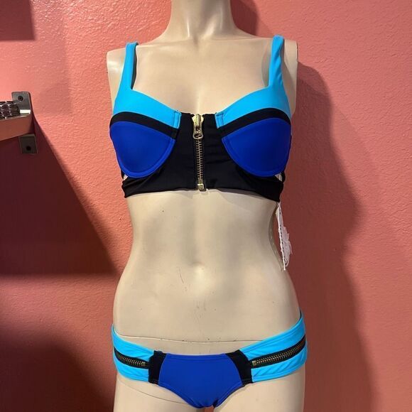 BEACH BUNNY SWIMWEAR.. - Picture 7 of 10